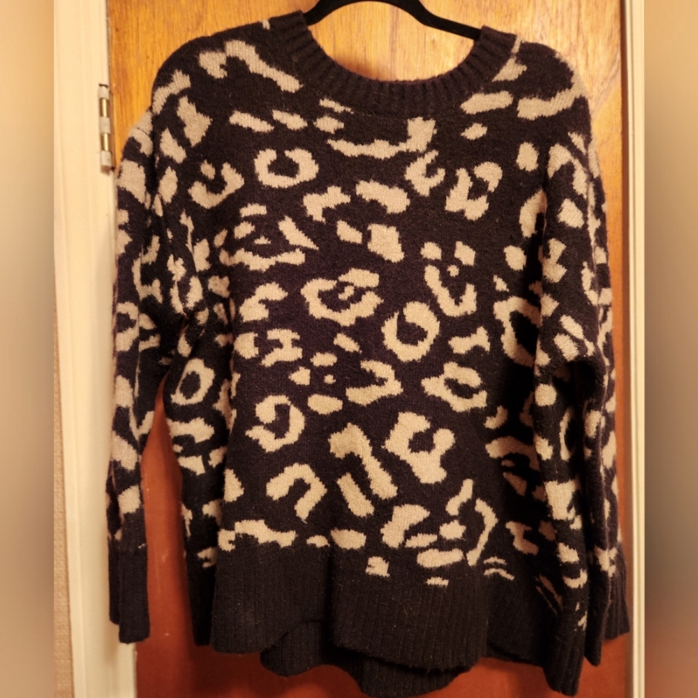 Cheetah print sweater -Republic